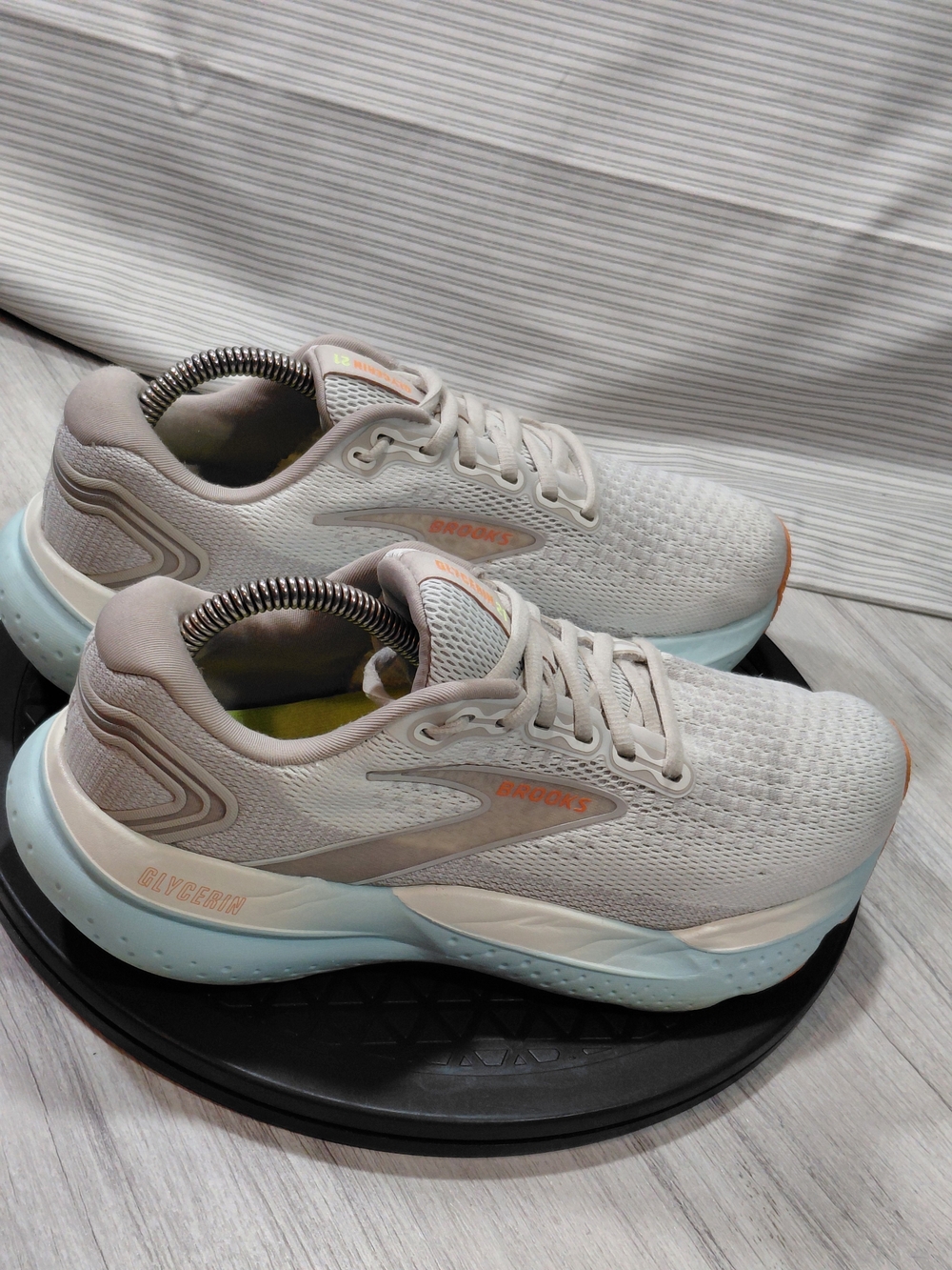 Brooks Women's Glycerin 21 Running Shoes - Light Beige  Baby Blue Sole SIZE 7.5W - Picture 3 of 15